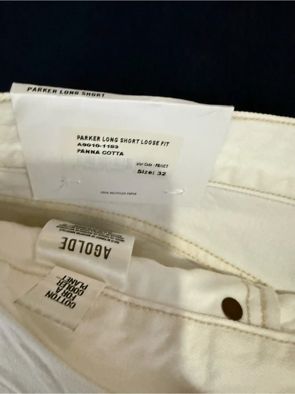 AGOLDE Parker Long Short Loose Fit in Panna Cotta White Size 32 NWT MSRP $158